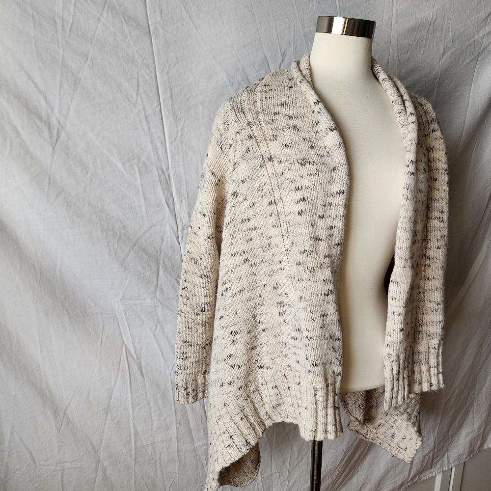 H&M Open Front Knit Beige Cardigan Size Large - Picture 8 of 8